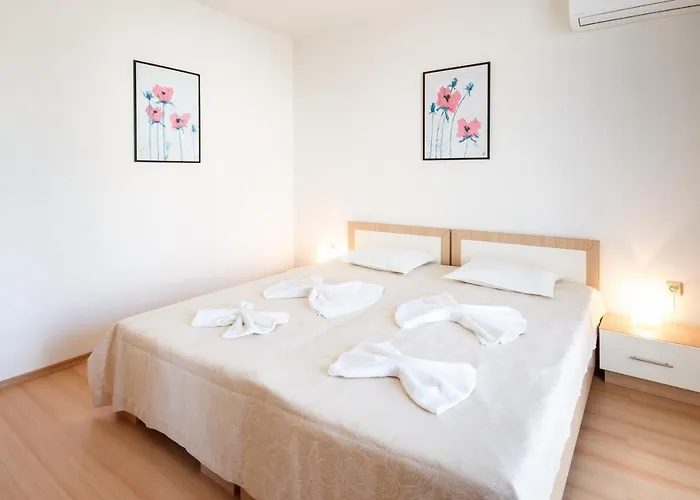 Nlv Seaside Apartman *