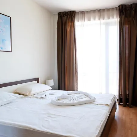 Seaside Apartment *